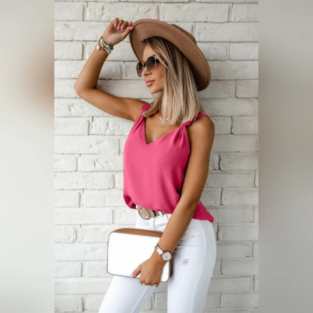 💕🎉HP💕🎉V Neck Knotted Tank Top - Picture 3 of 7